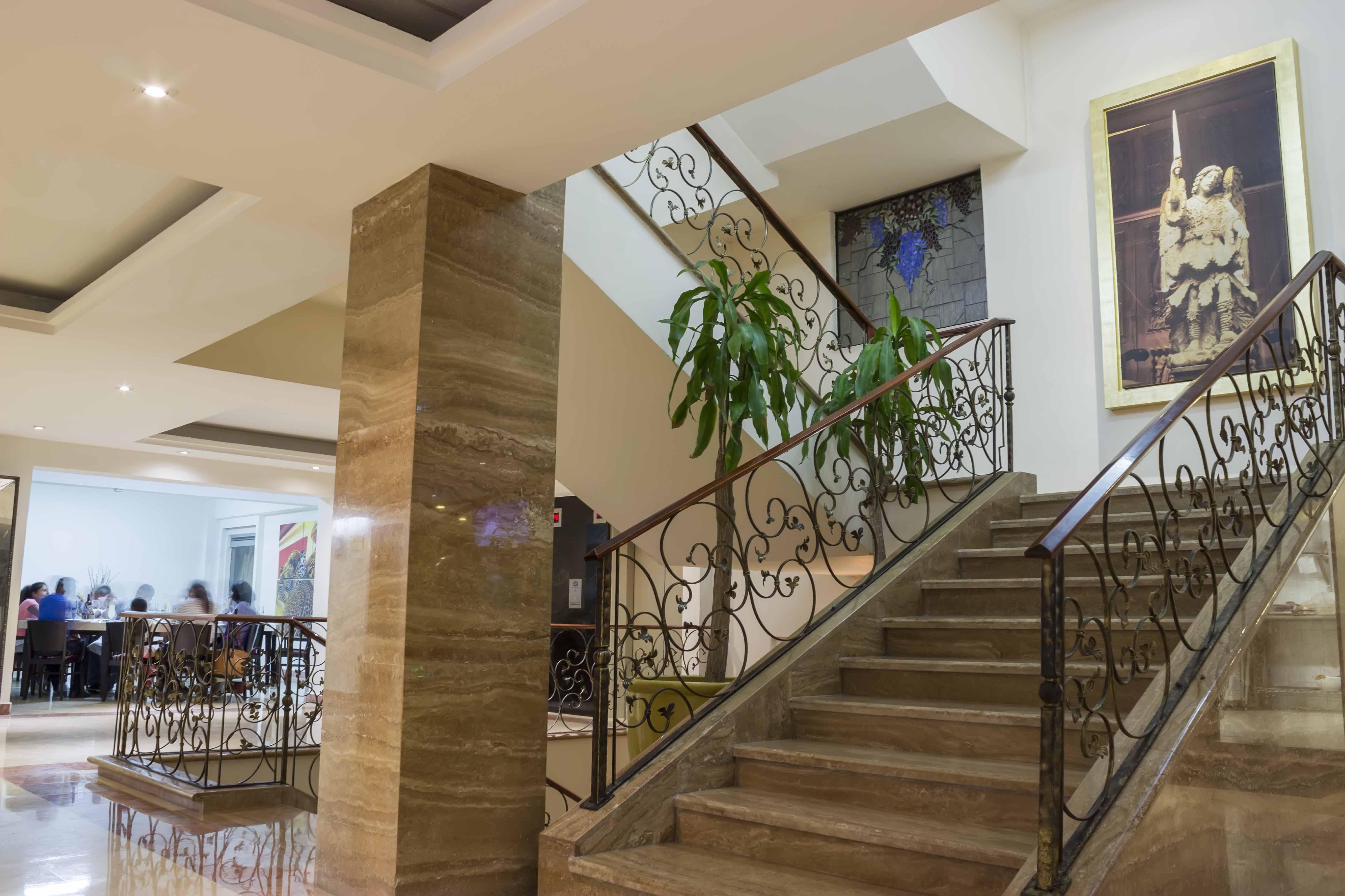 Imperio De Angeles Executive Leon Poliforum Exterior photo