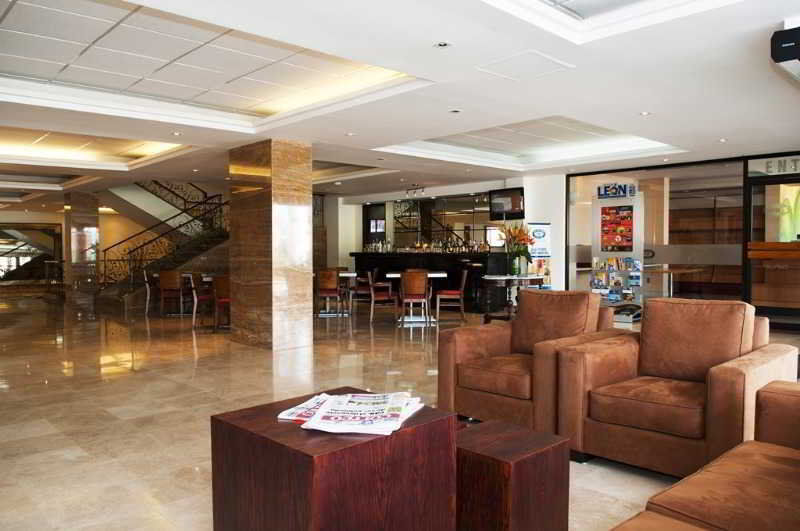 Imperio De Angeles Executive Leon Poliforum Exterior photo