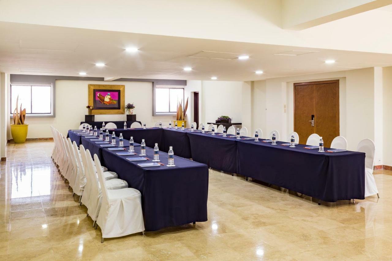 Imperio De Angeles Executive Leon Poliforum Exterior photo