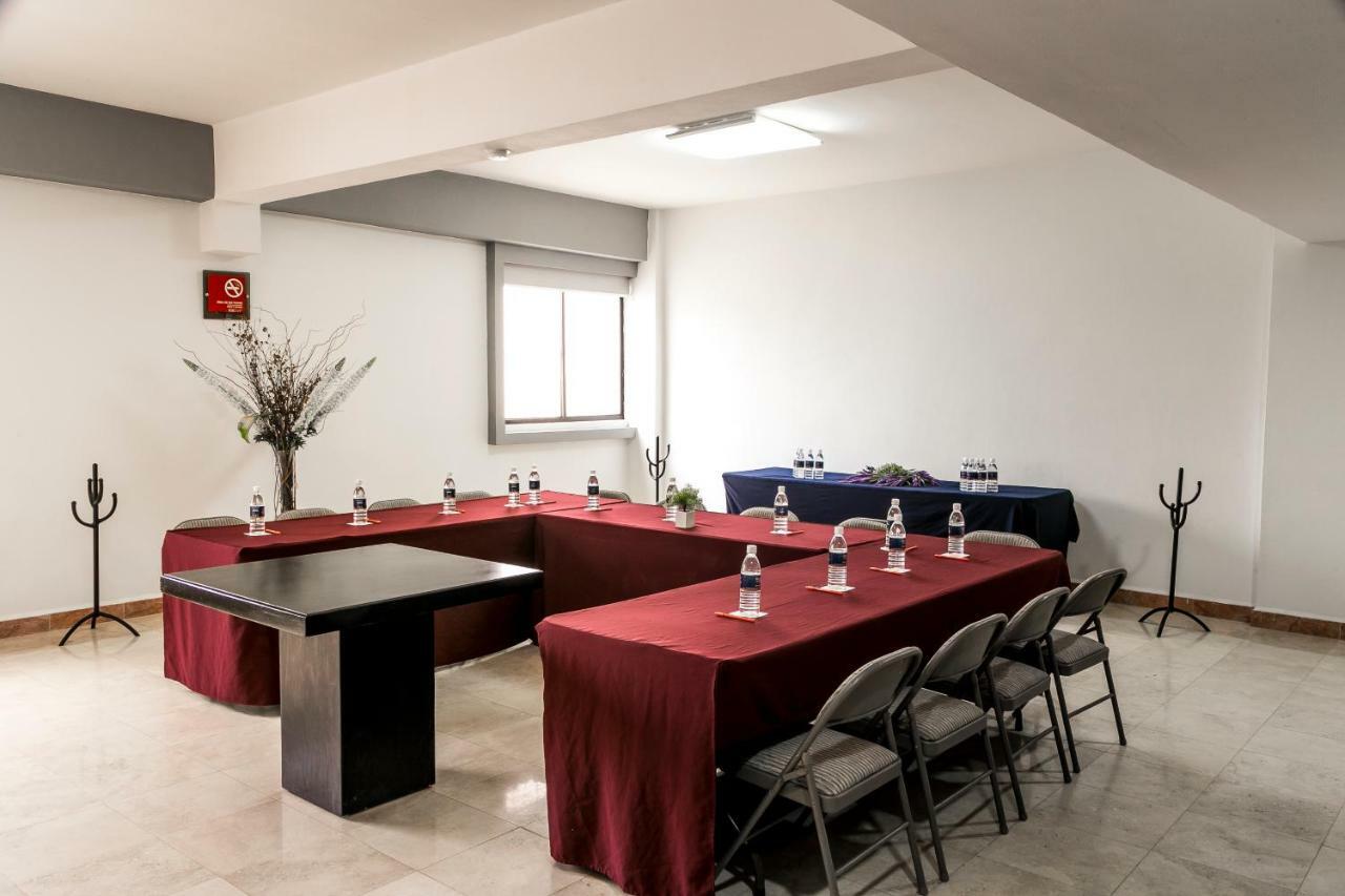 Imperio De Angeles Executive Leon Poliforum Exterior photo